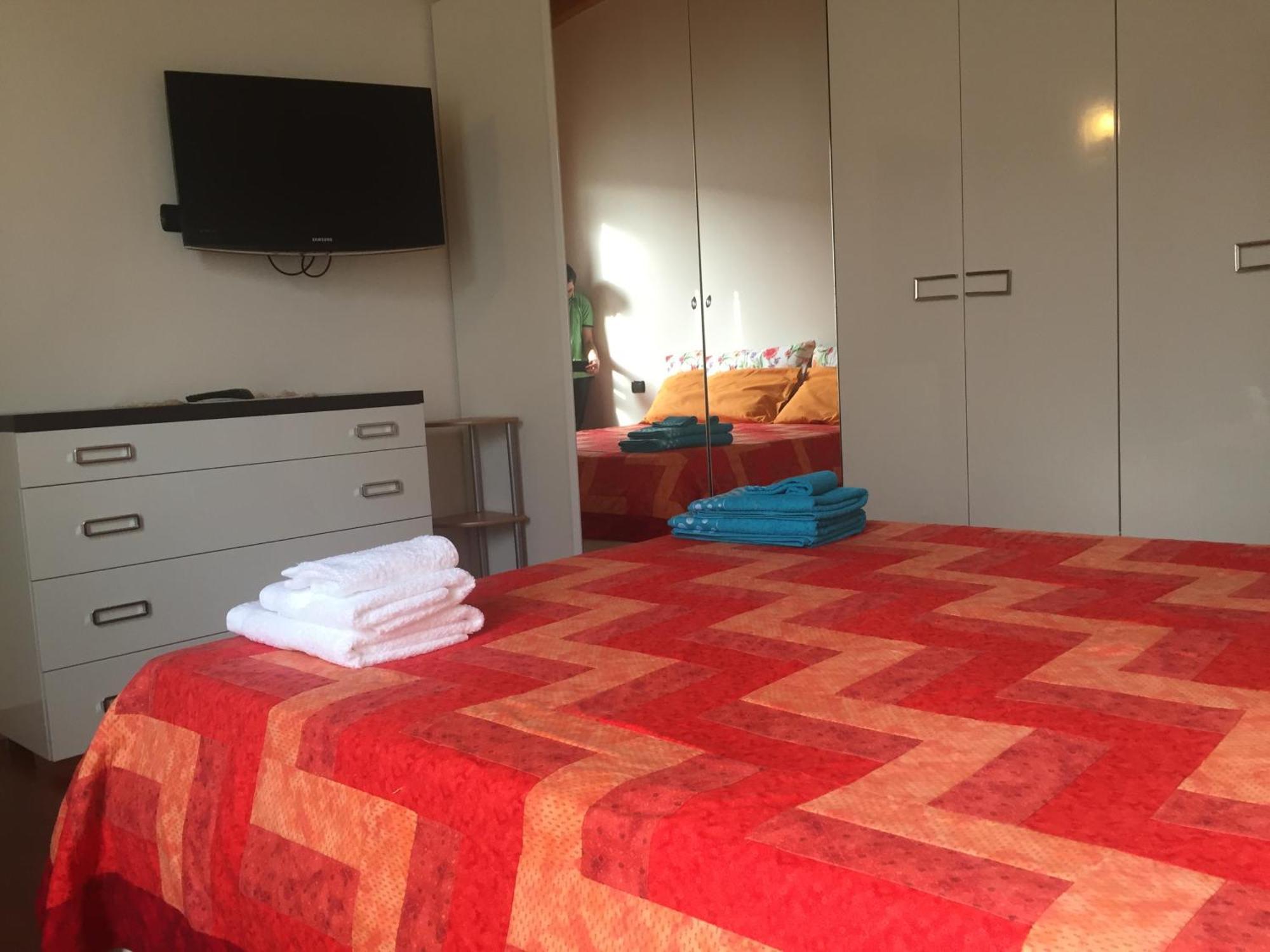 Jomary Apartment Bergamo Bagian luar foto